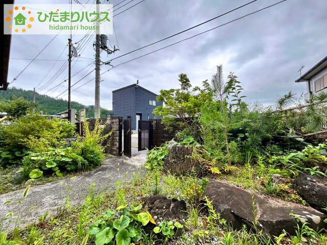 常陸太田市大中町　中古戸建の庭|趣深いお庭ですね！