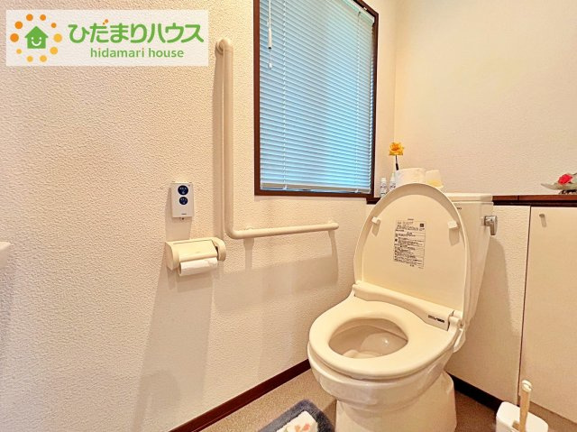 日立市西成沢町3丁目　中古戸建のトイレ|1・2階にトイレあり。階段を降りなくてもいいので、高齢者の方も優しい☆彡