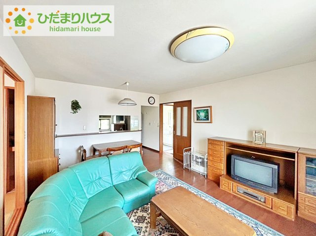 日立市西成沢町3丁目　中古戸建の居間・リビング|大型テレビに大型ソファー(^^)どんなインテリアにしますか？