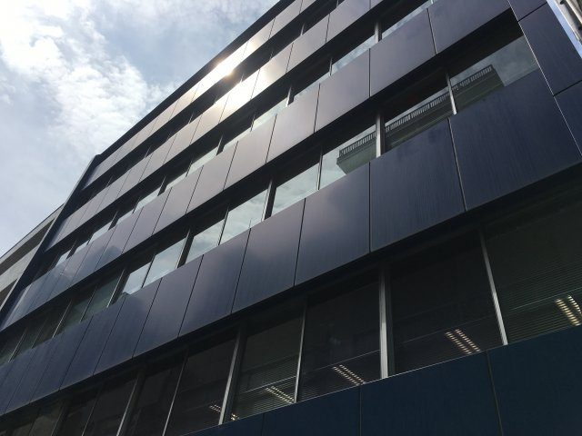 第３東ビルの外観