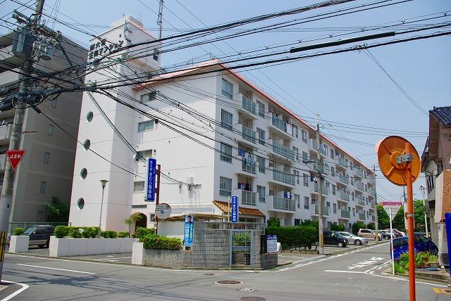 新大宮三和マンションの外観