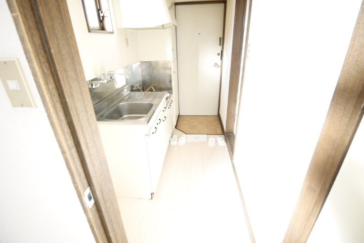 小林ハイツ の玄関