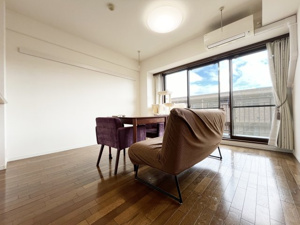 【居間・リビング】 | ゆったりとした居間です