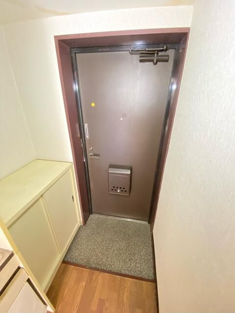 サニーライフ四谷の玄関