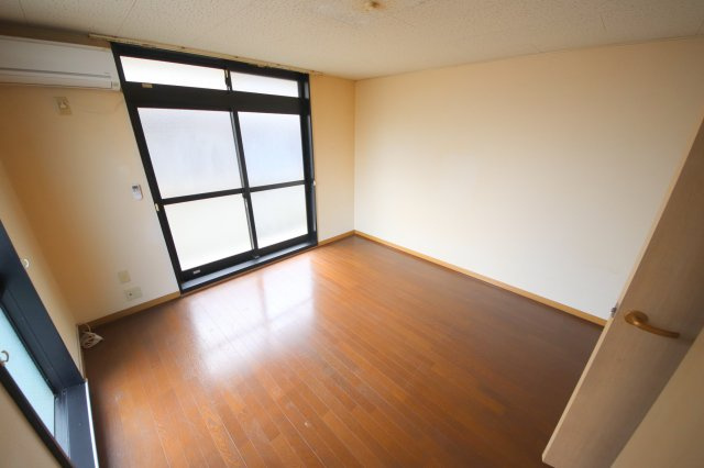 ディアーレコトブキA棟の居間・リビング