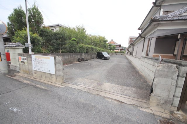 COZY奈良公園の駐車場