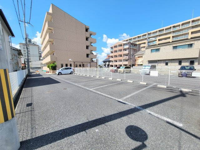 マジョーネ奈良の駐車場