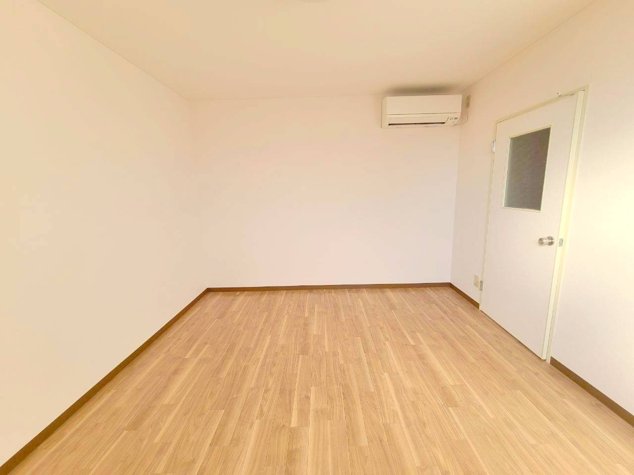 コーポ諏訪柳町の洋室