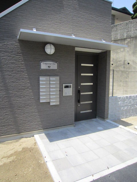 アンプルールフェール樹のエントランス|オートロック付き