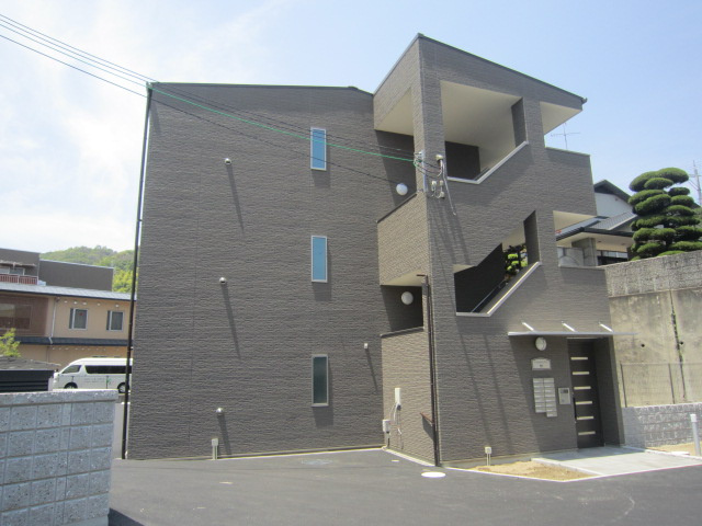 アンプルールフェール樹の外観