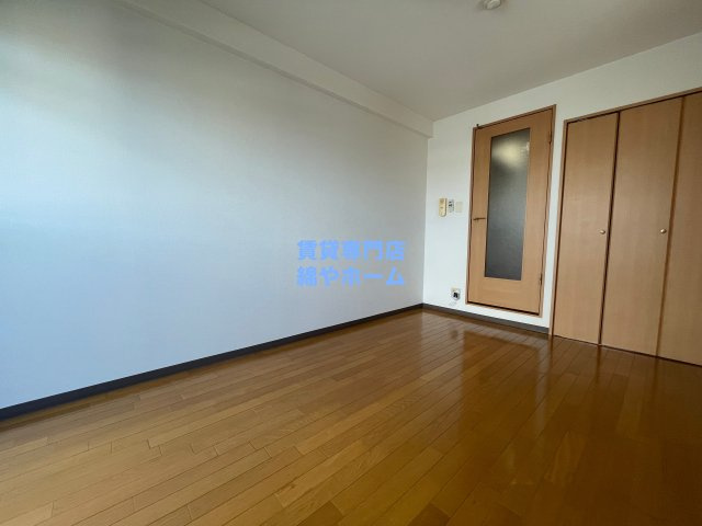 オズレジデンス天下茶屋の寝室|使い勝手のいい寝室です