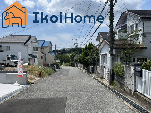 神戸市西区美穂が丘　新築戸建　2号地のエントランス|弊社独自で毎月５組限定「人気オプション３点パック」カーポート・バルコニー・ウッドデッキを１万円で取付