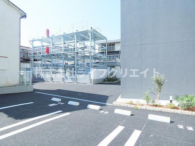 ヴィア・ラッテアの駐車場
