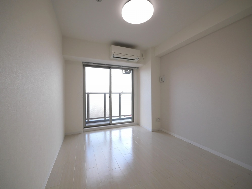 グランパシフィック今里駅前の居間・リビング