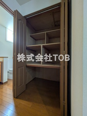 【内装】 | 松庵一丁目戸建-定期借家契約5年- | 廊下収納