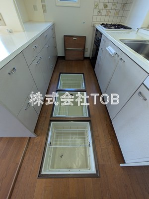 【設備】 | 松庵一丁目戸建-定期借家契約5年- | 床下収納