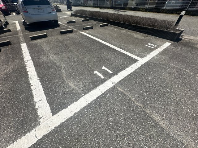 ベルセゾンミキの駐車場