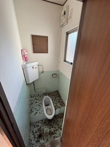 京都市東山区知恩院前　テナントビル(１棟貸）のトイレ