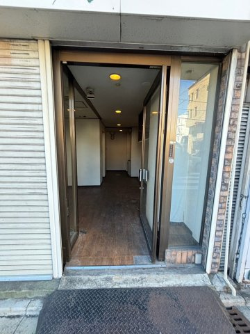 京都市東山区知恩院前　テナントビル(１棟貸）の玄関|１F
