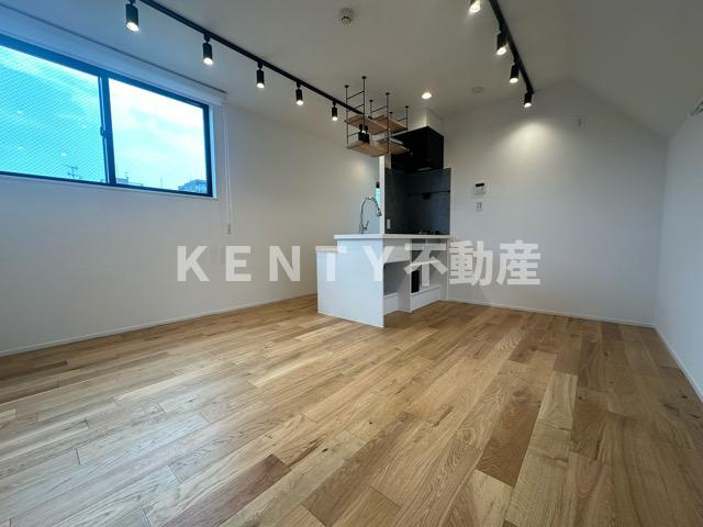 【居間・リビング】 | アピチェ池上 | こちらの居間で趣味の時間をお楽しみください