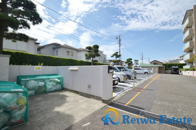 ライオンズマンション茅ヶ崎海岸第2の駐車場