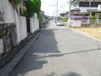 【前面道路含む現地写真】