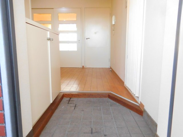 サンワロイヤルマンションの玄関