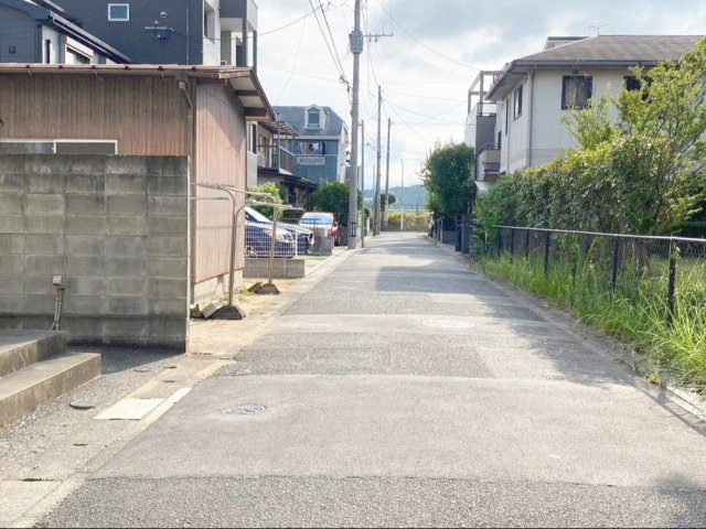 福岡市東区筥松４丁目　土地の前面道路含む現地写真|前面道路の幅員は約4ｍです！