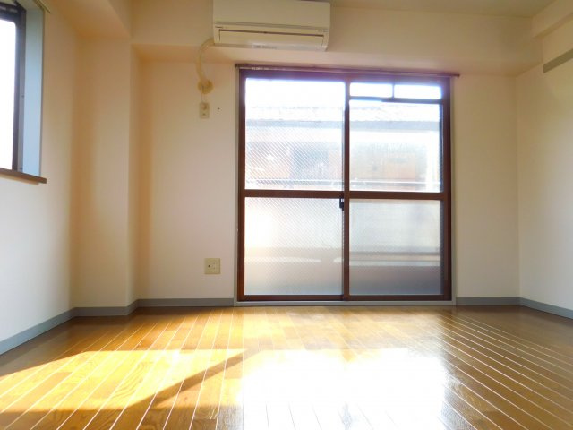 津之江パークハイツ2号館の居間・リビング