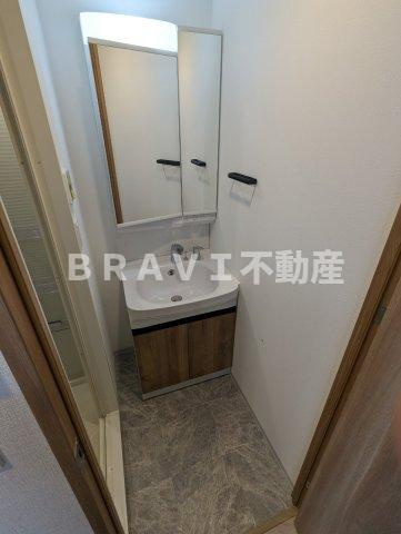 ファーストフィオーレ谷町六丁目フェリシア BRAVI不動産の独立洗面台