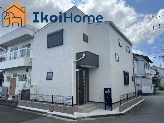 明石市茶園場　新築戸建の外観|三方角地で陽当り・通風良好です♪駅まで平坦で周辺生活便利です。近隣に1台分駐車場がございます。