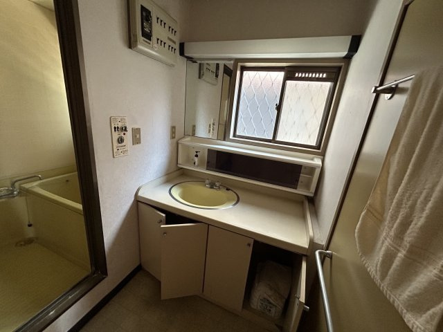 海南市大野中・中古戸建・54600の洗面所