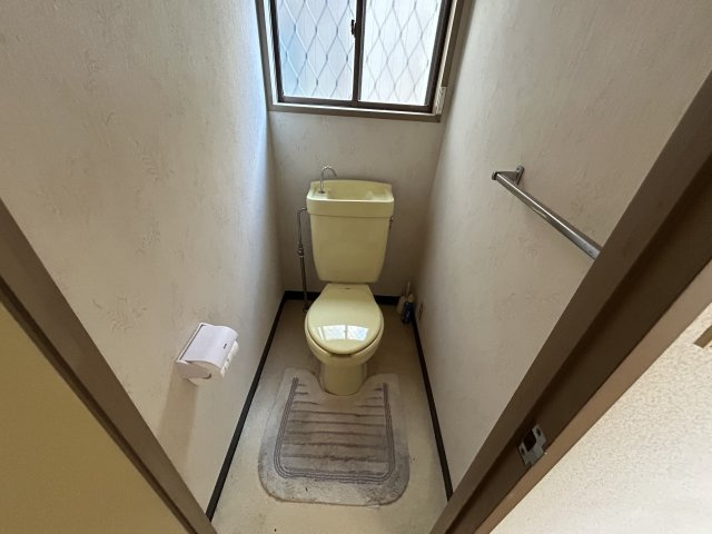 海南市大野中・中古戸建・54600のトイレ