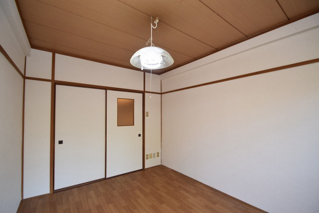 松原梅本ハイツの寝室