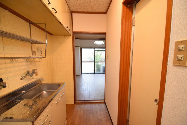 松原梅本ハイツの居間・リビング