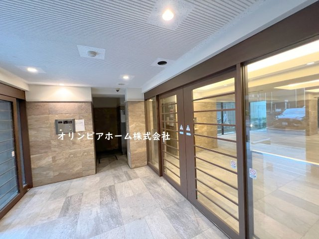 アーリアシティ曳舟Ⅱ　角　部屋　2015年築のエントランス