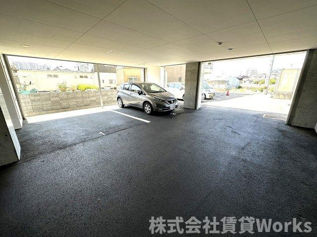 SUNNY SIDE COURTの駐車場|駐車場があります