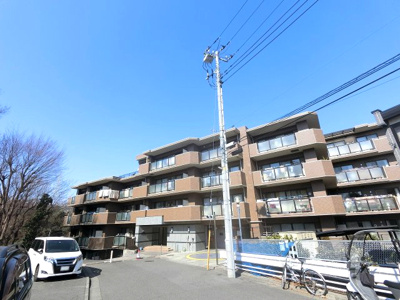 【外観】 | サングレイス鴨居の森 | 総戸数36戸、平成11年10月築、管理人は日勤勤務につき管理体制良好です♪