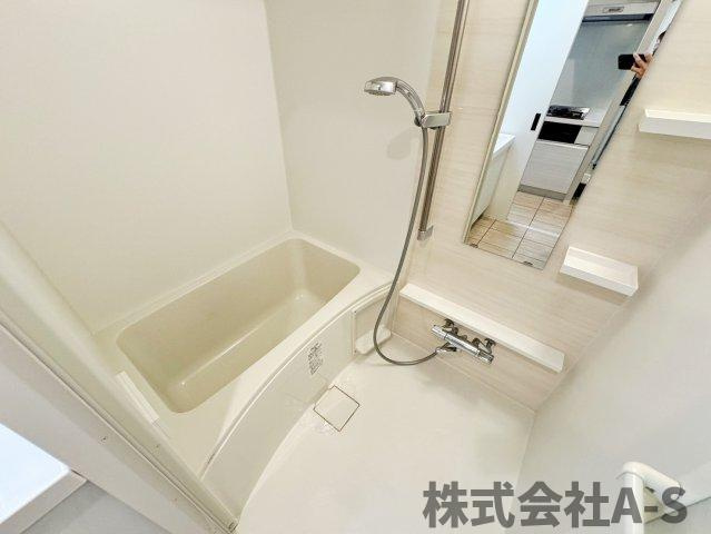 UNROOMの浴室