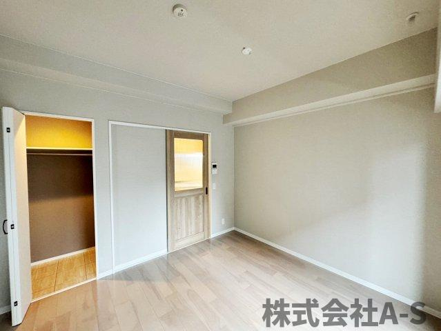 UNROOMの居間・リビング