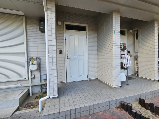 パインガーデン岡田のエントランス