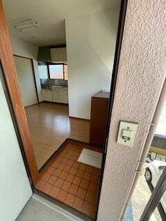 北山ハイツの玄関