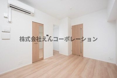 【居間・リビング】 | エンクレストベイ天神東Ⅲ | 反転