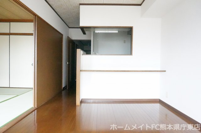 熊本市中央区八王寺町の賃貸マンションの居間・リビング