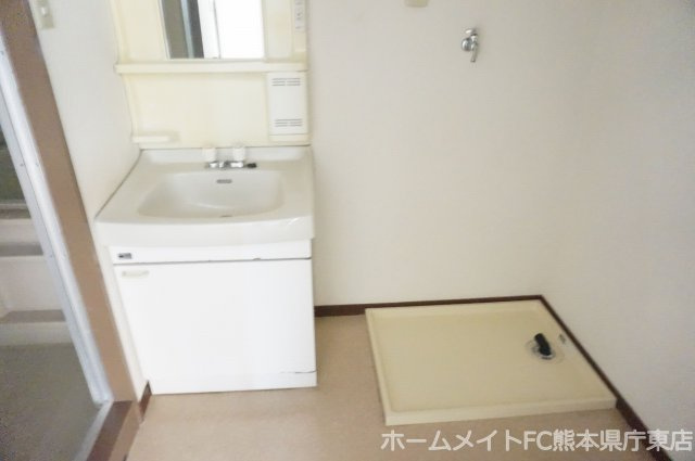 熊本市中央区八王寺町の賃貸マンションの独立洗面台