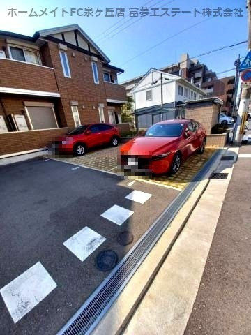 グレーシア高石の駐車場