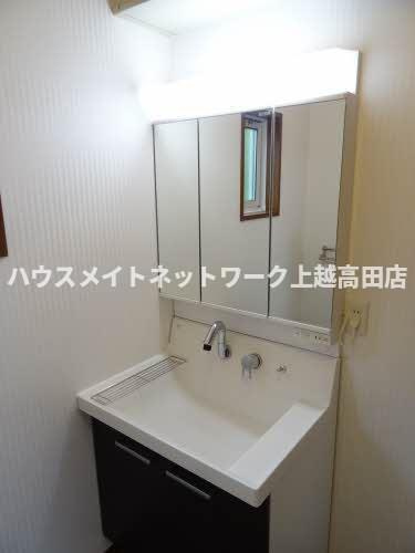 アーバンスクエアの独立洗面台|洗髪洗面化粧台

