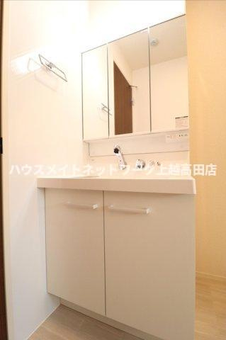 セレーノクローバーの独立洗面台|洗髪洗面化粧台