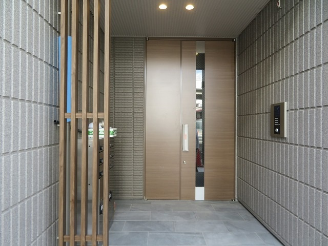 HEBEL MAISON OSAKA PORTのエントランス
