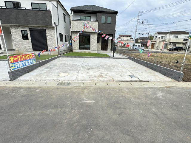 松戸市秋山新築戸建（秋山11期）の駐車場|E号棟駐車スペース・並列２台駐車可